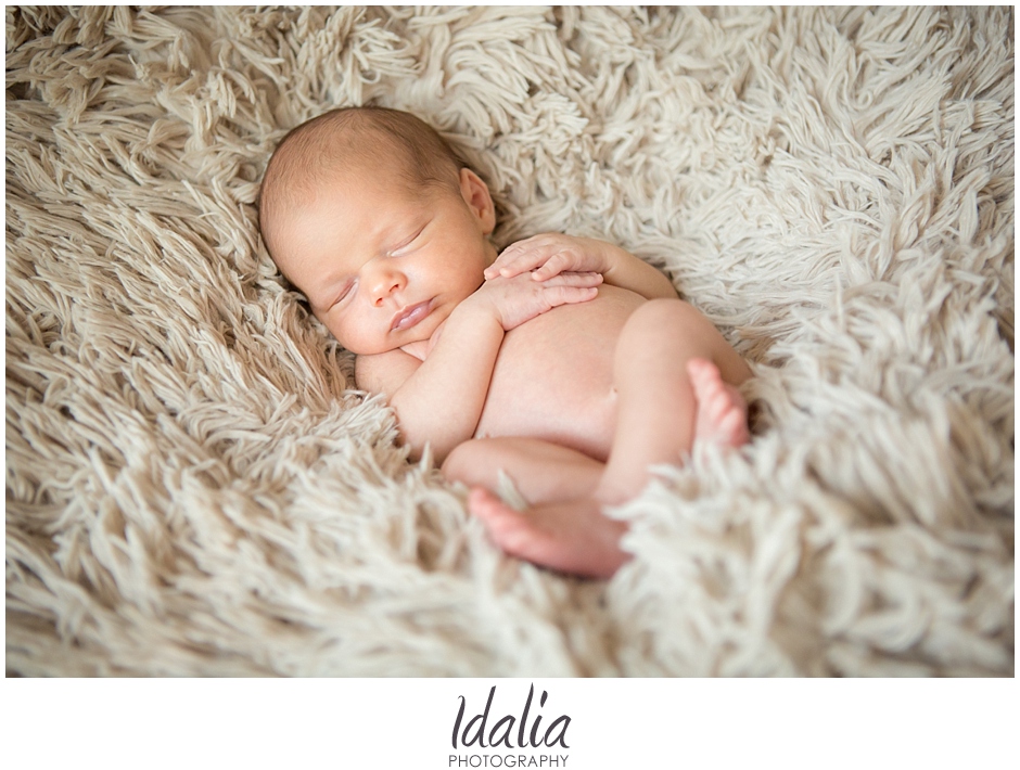 nj-newborn-photographer-baby-L_0001