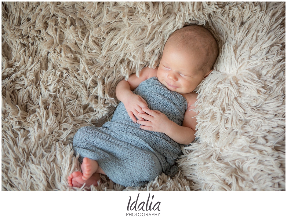 nj-newborn-photographer-baby-L_0004