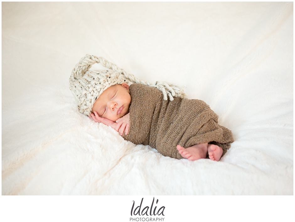 nj-newborn-photographer-baby-L_0008