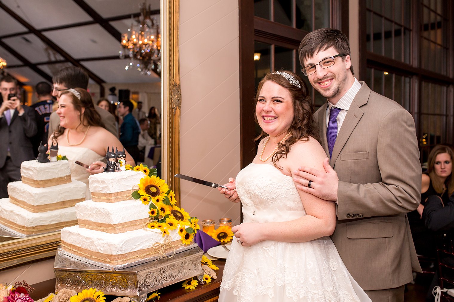 Lake Mohawk Country Club Wedding cake cutting