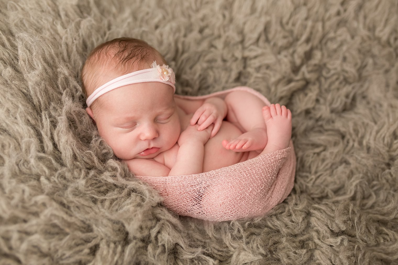 Princeton NJ Newborn Photographer Photo newborn baby girl