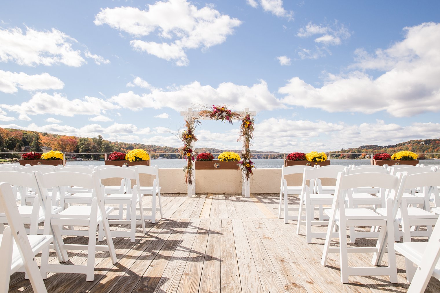 Photo of ceremony arch by KUPERUS GARDENS