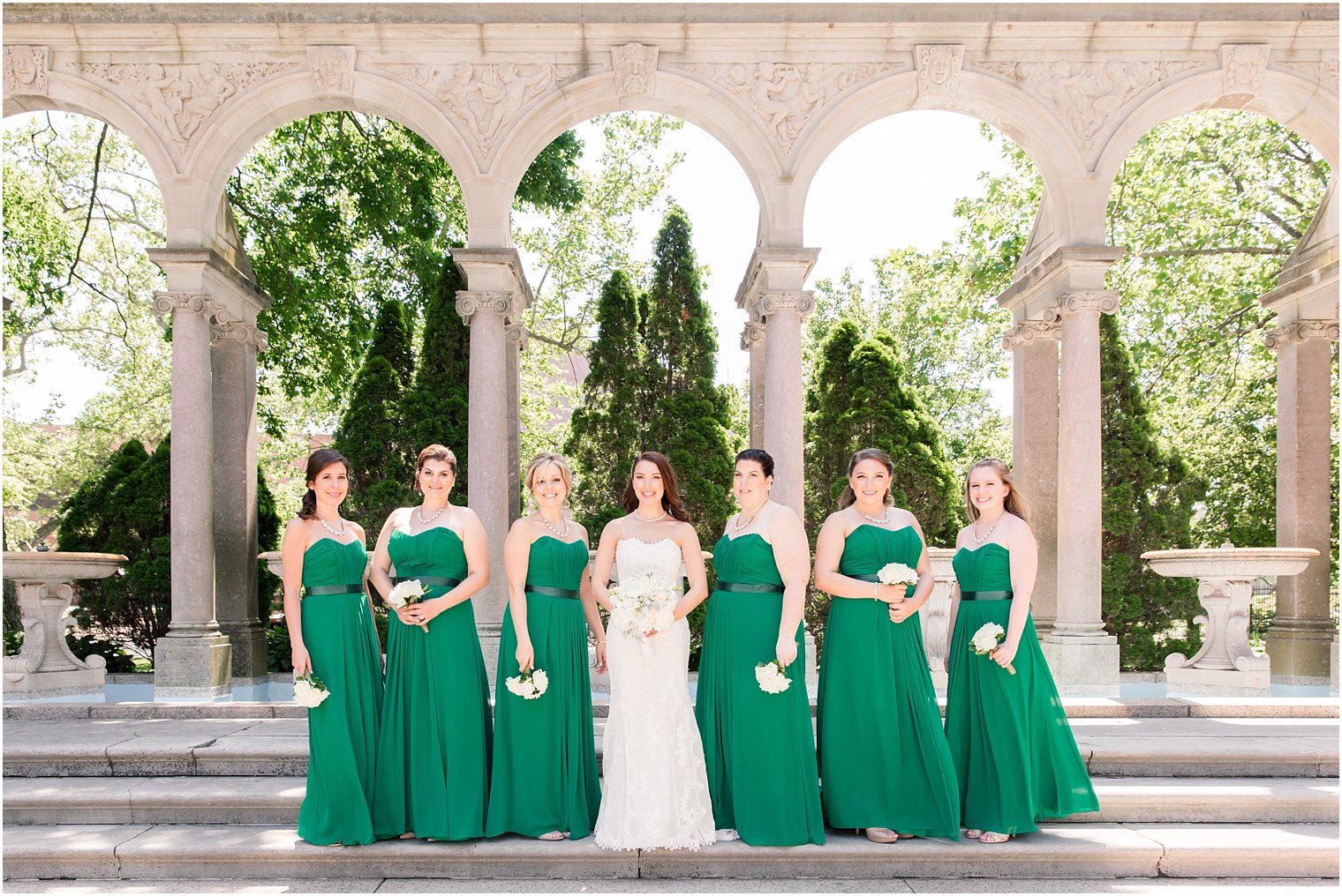 Bridesmaids in emerald green