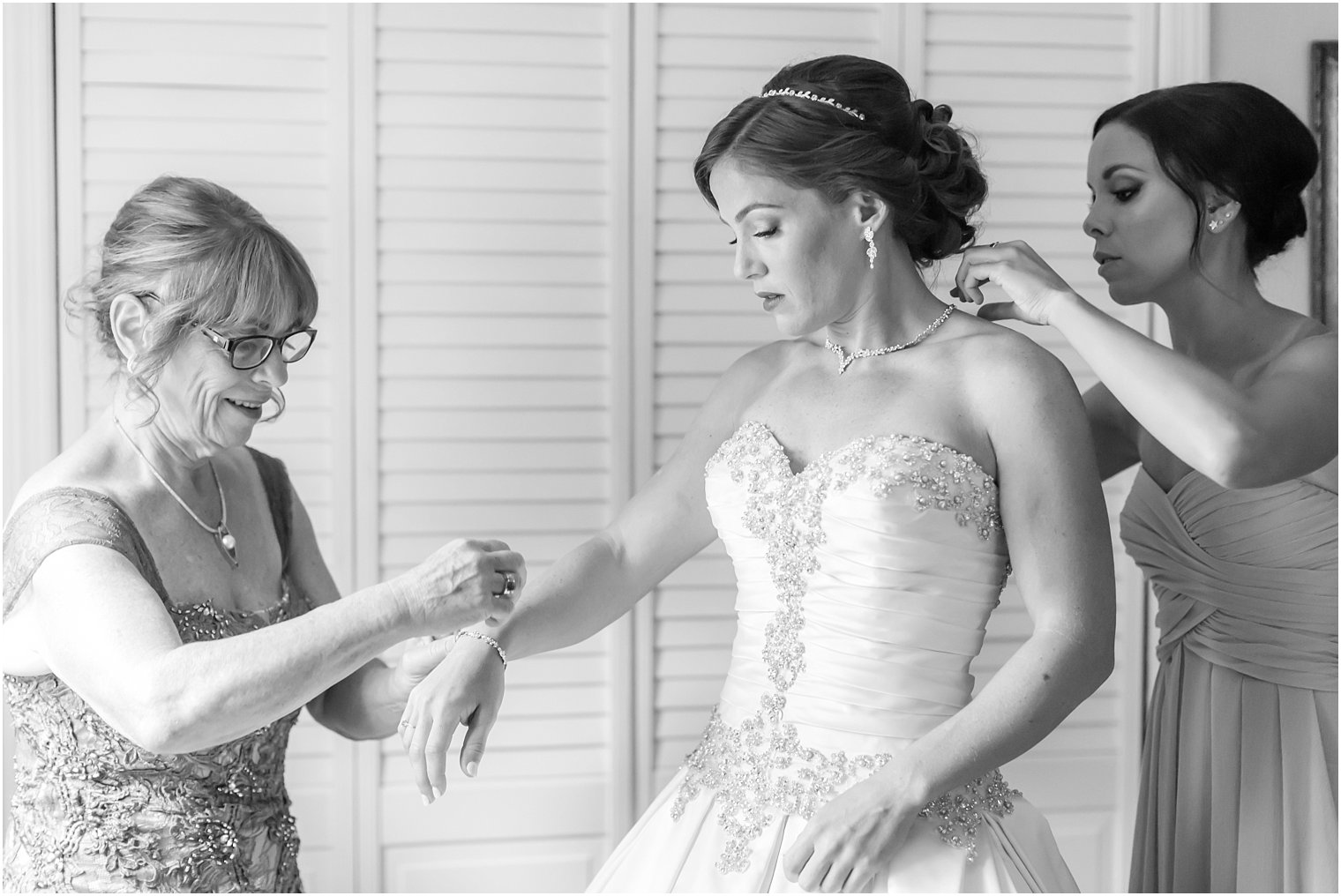 Getting ready with mother and bridesmaid