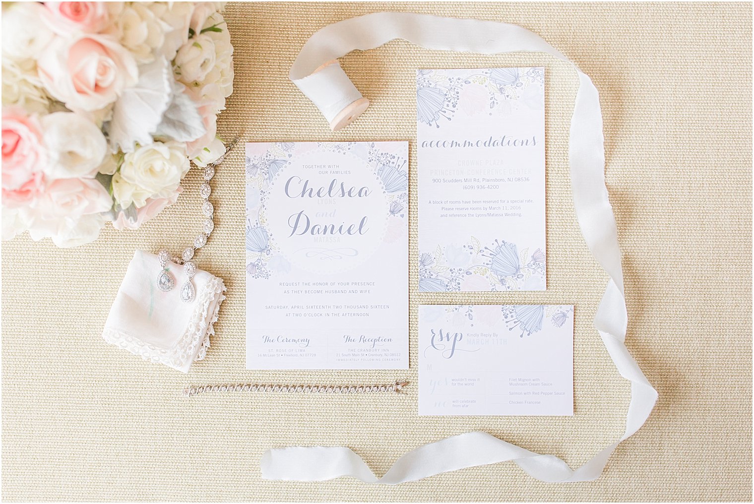 Florals by Monday Morning Flower & Balloon Co. | Invitations by Honeybliss Design