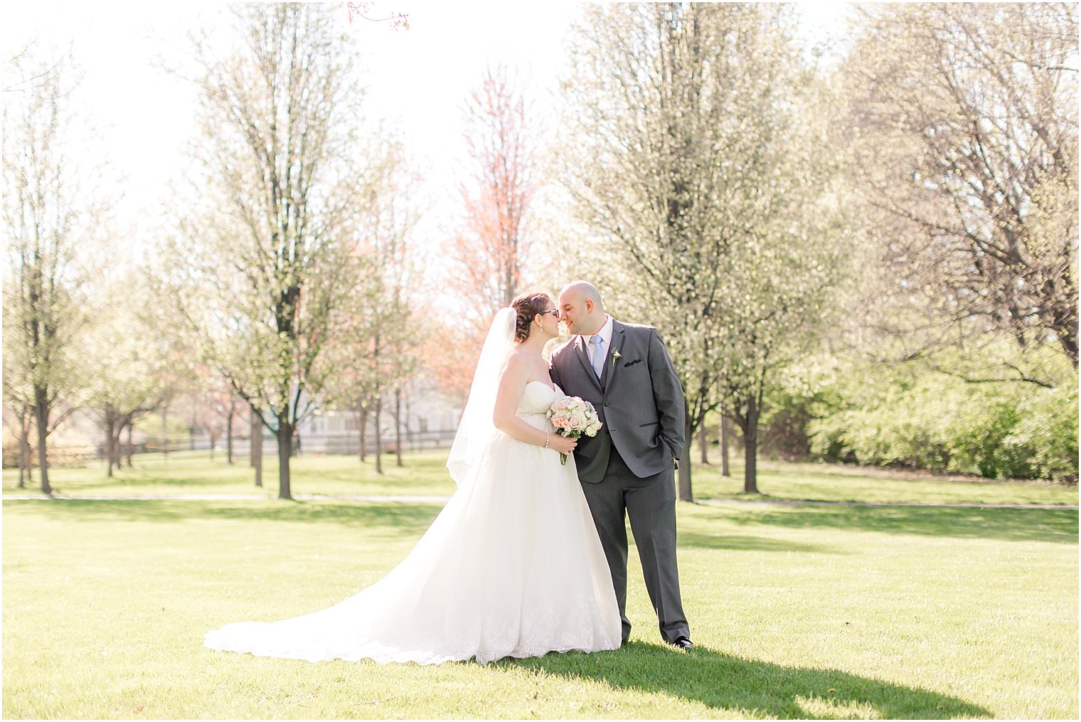 Spring wedding at Cranbury Inn | Photo by Idalia Photography