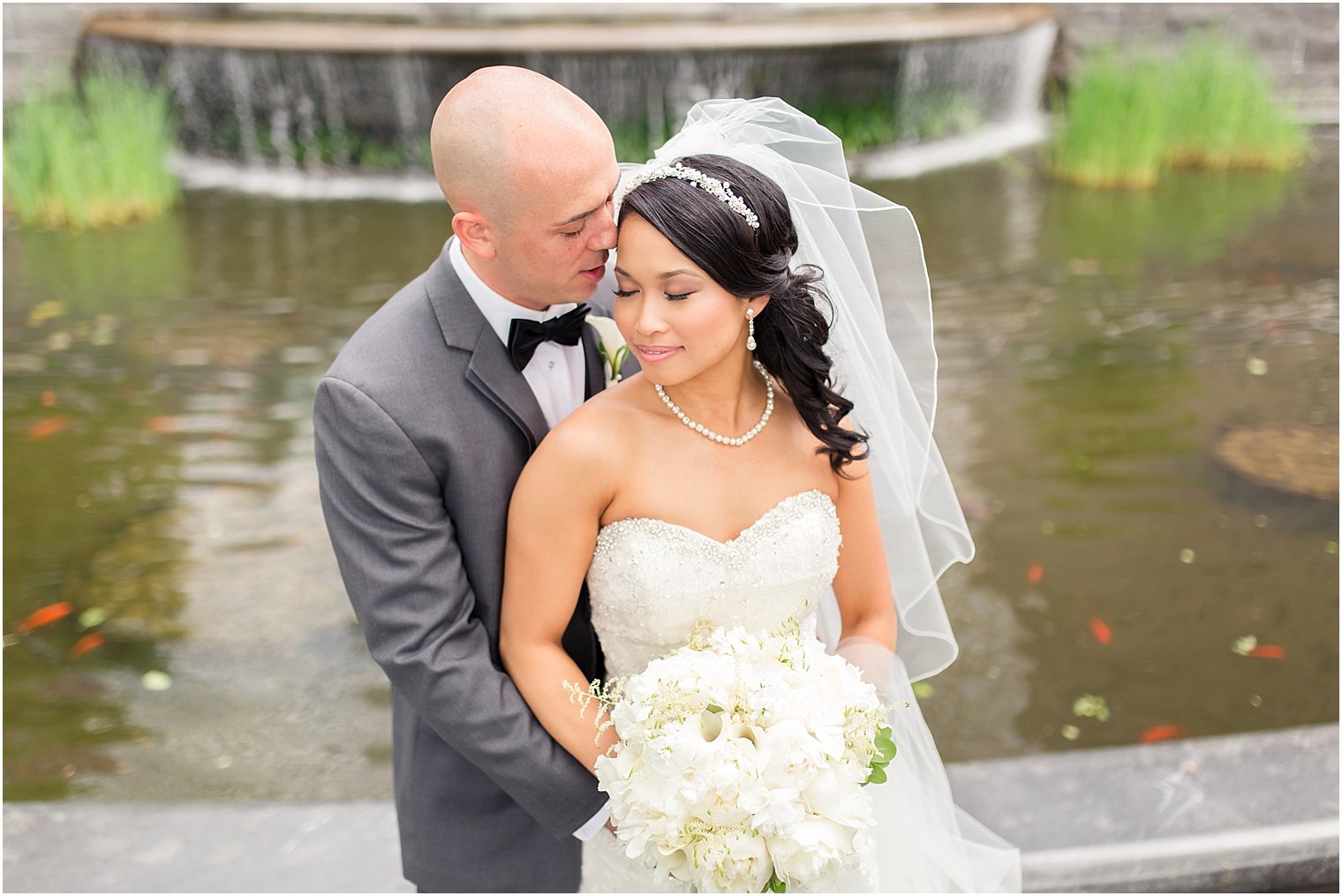 Bride and groom photo in classic NYC wedding | Photo by Idalia Photography