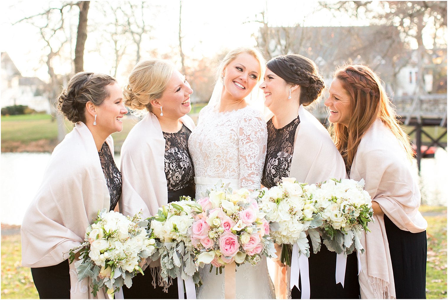 Bridesmaids in pink and black | Idalia Photography