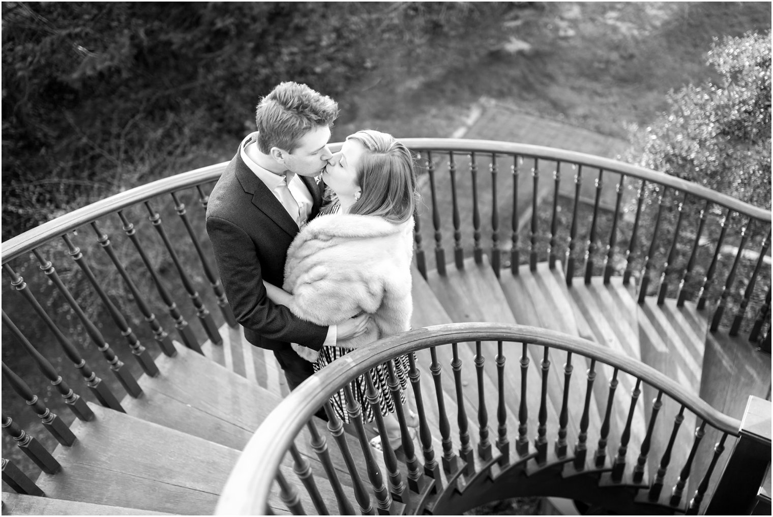 Bride and groom kissing at Southern Mansion