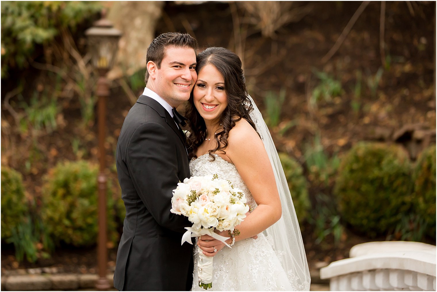 Classic portrait of newlyweds | Photo by Idalia Photography