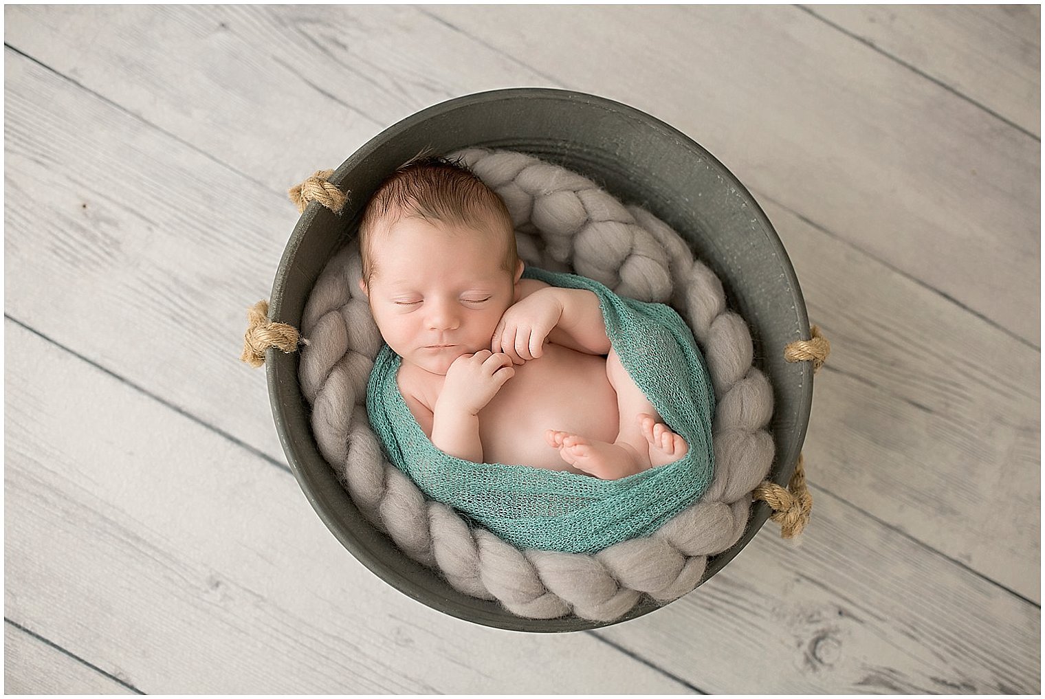 Newborn in a tub | Photo by Idalia Photography
