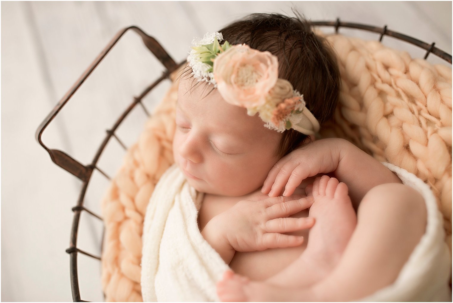 Newborn with rustic headband | Photos by Idalia Photography