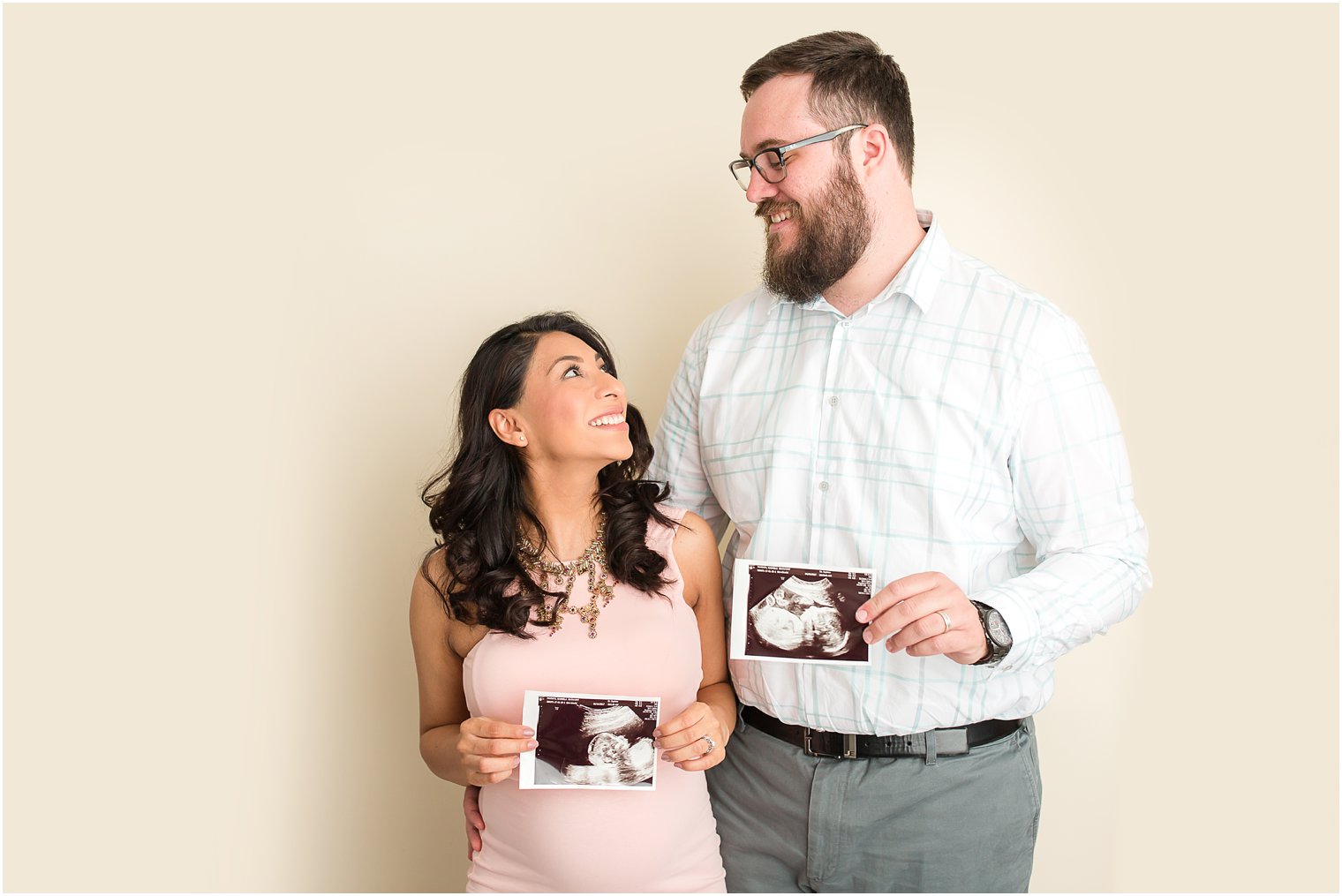 Pregnancy announcement ideas with ultrasounds | Photo by Idalia Photography