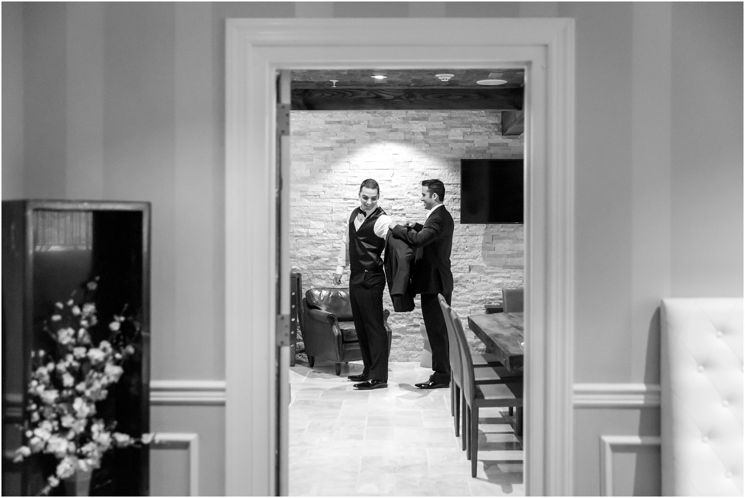 Groom getting ready with brother | Photos by Idalia Photography