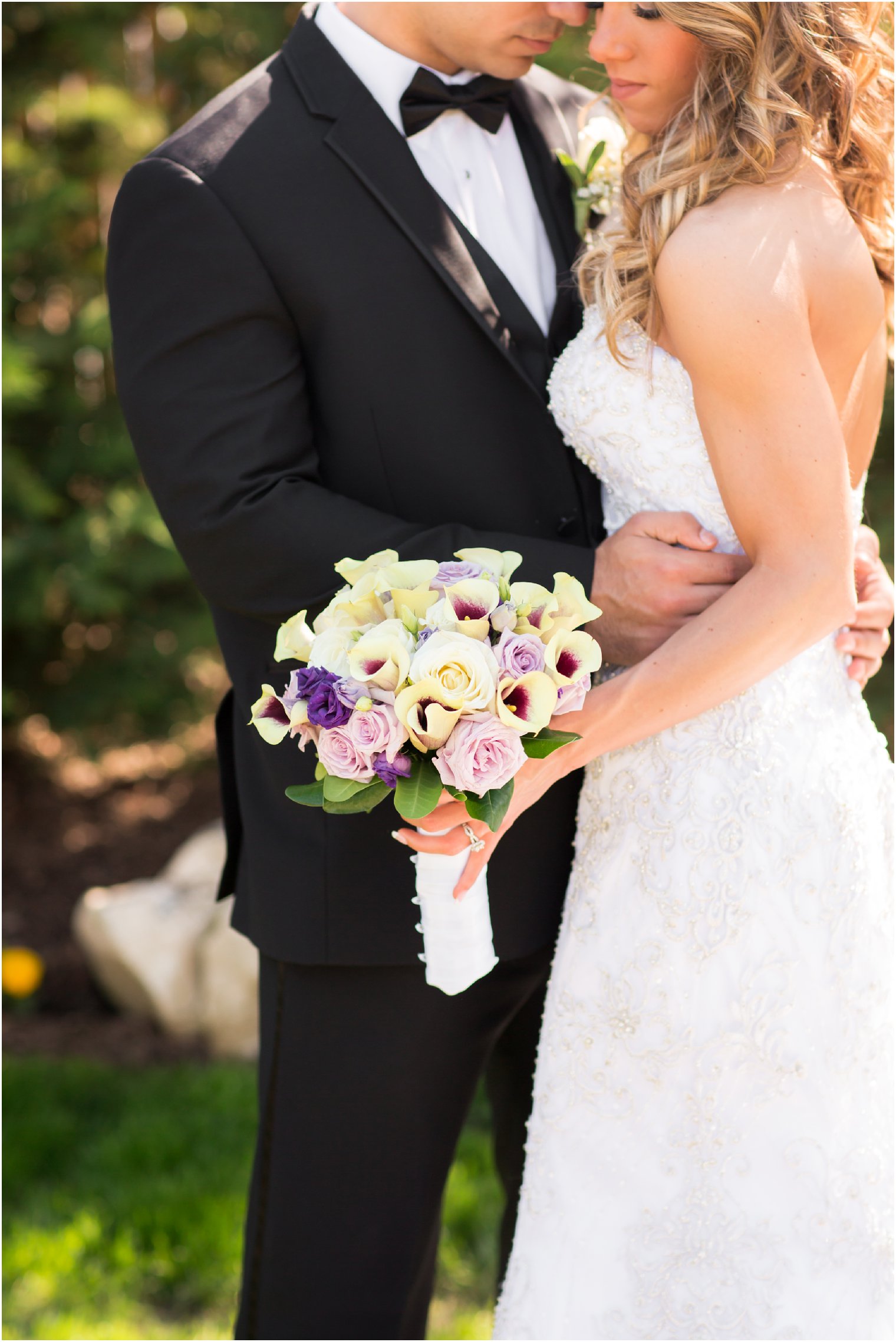 Romantic bride and groom photo | Photos by Idalia Photography