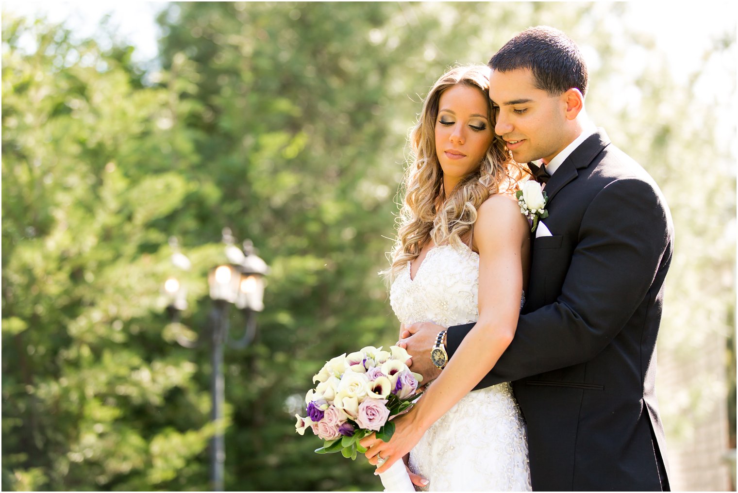 Romantic bride and groom | Photos by Idalia Photography