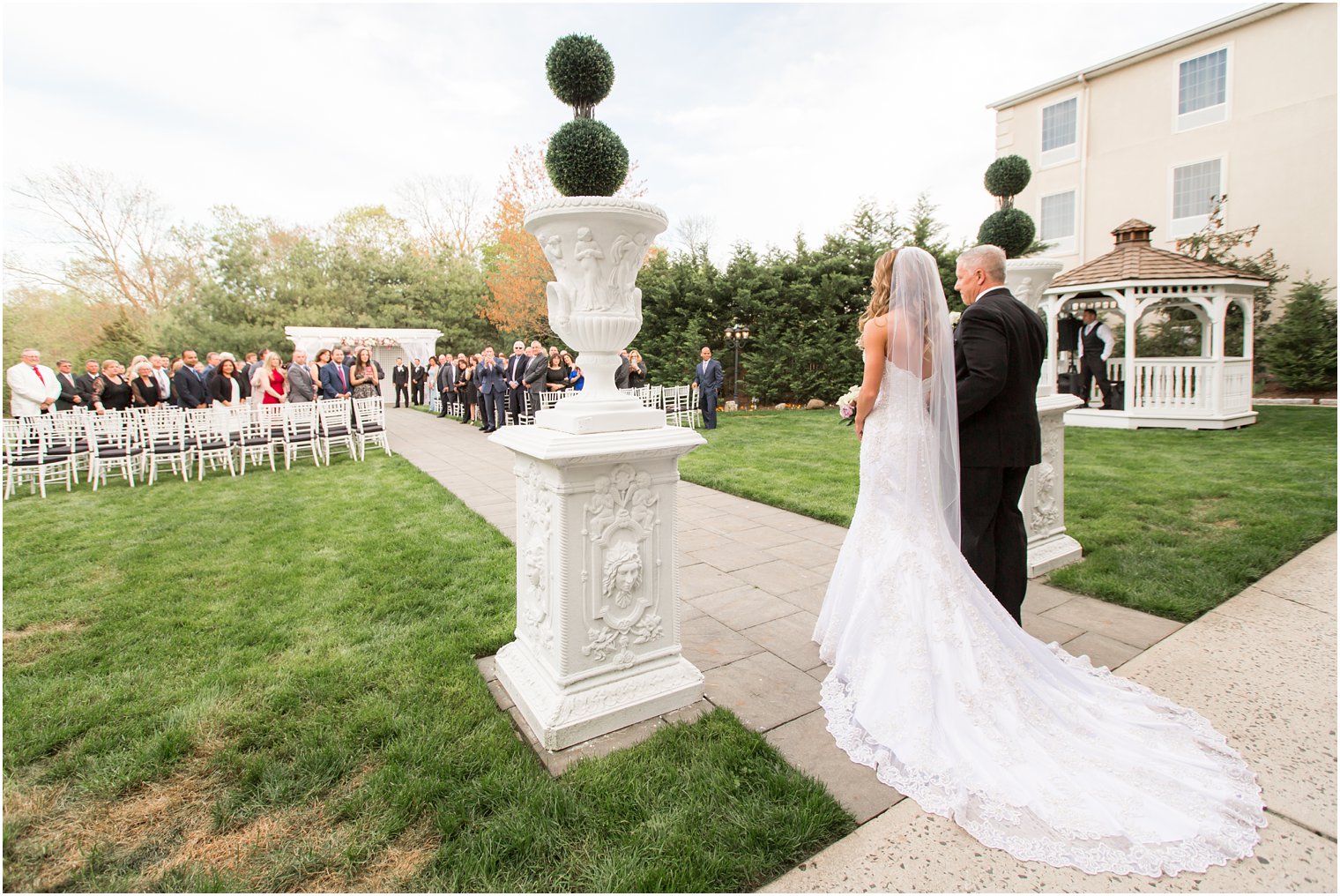 Bride's processional | Photos by Idalia Photography