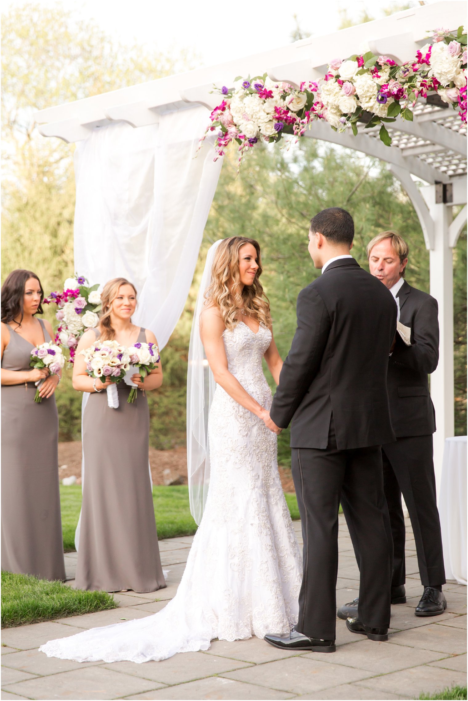 Ceremony photo at Wilshire Grand | Photos by Idalia Photography