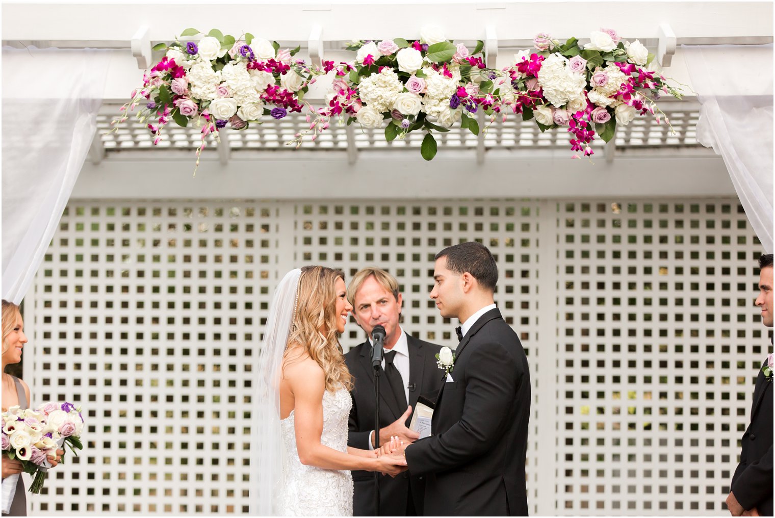 Ceremony decor by Flowers by Connie | Photos by Idalia Photography