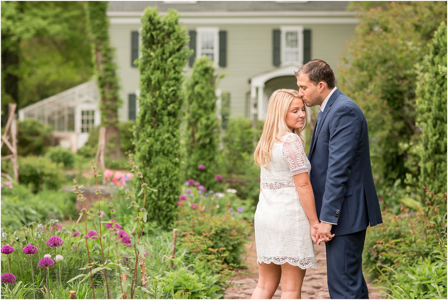 Spring Willowwod Arboretum Engagement Photos by Idalia Photography