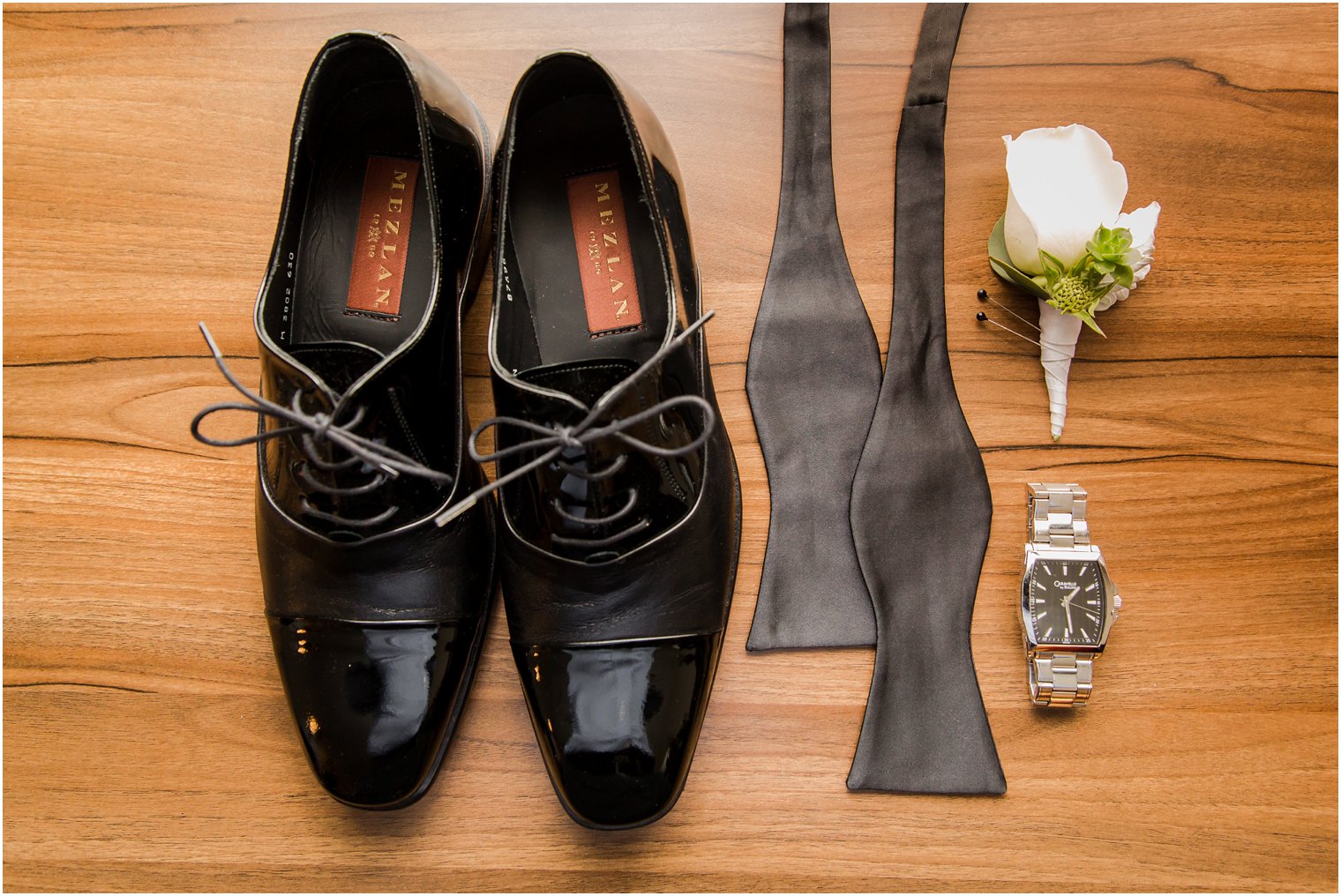 Black tie groom details | Photos by Idalia Photography