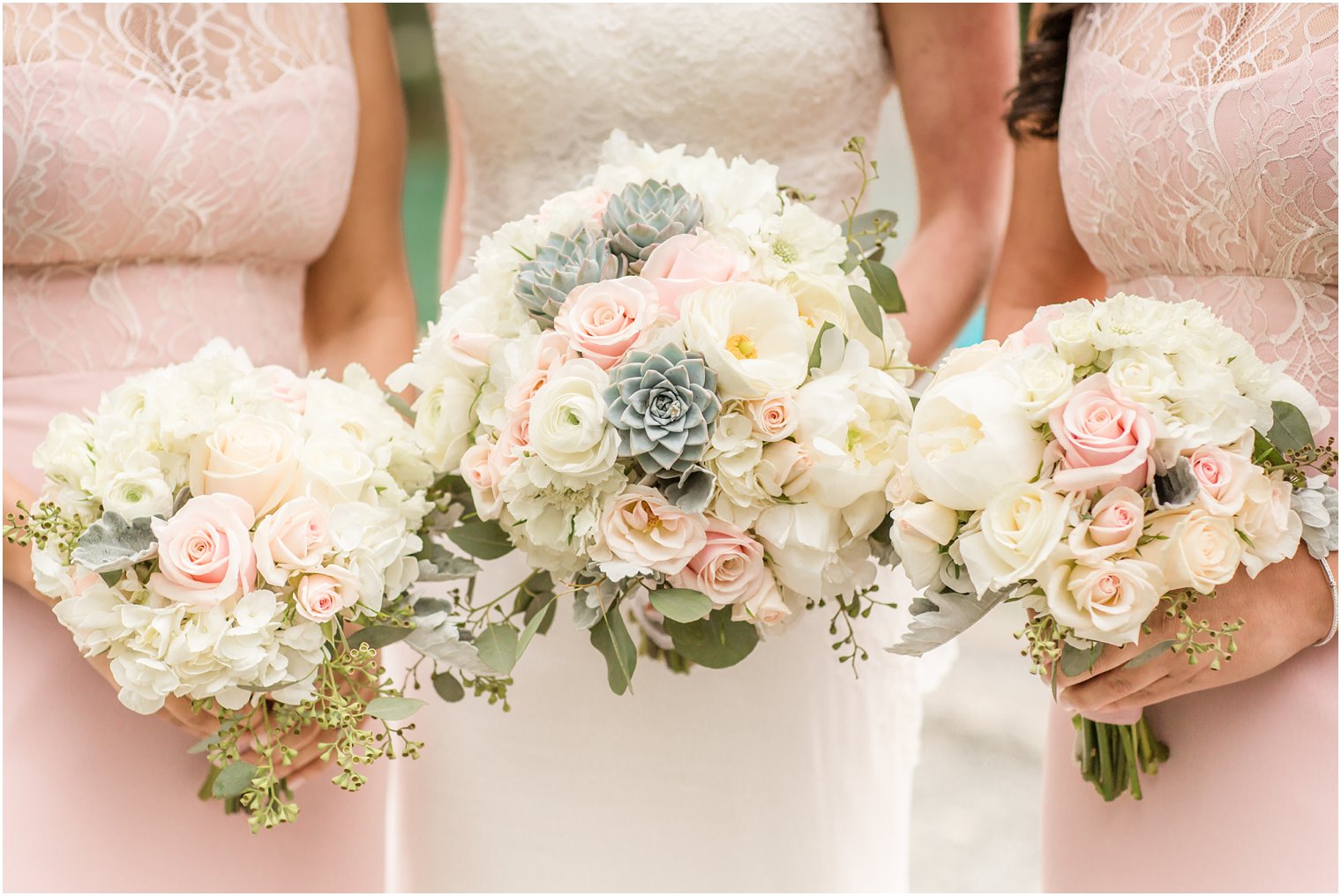 Bouquets by Bloomers N Things | Photos by Idalia Photography