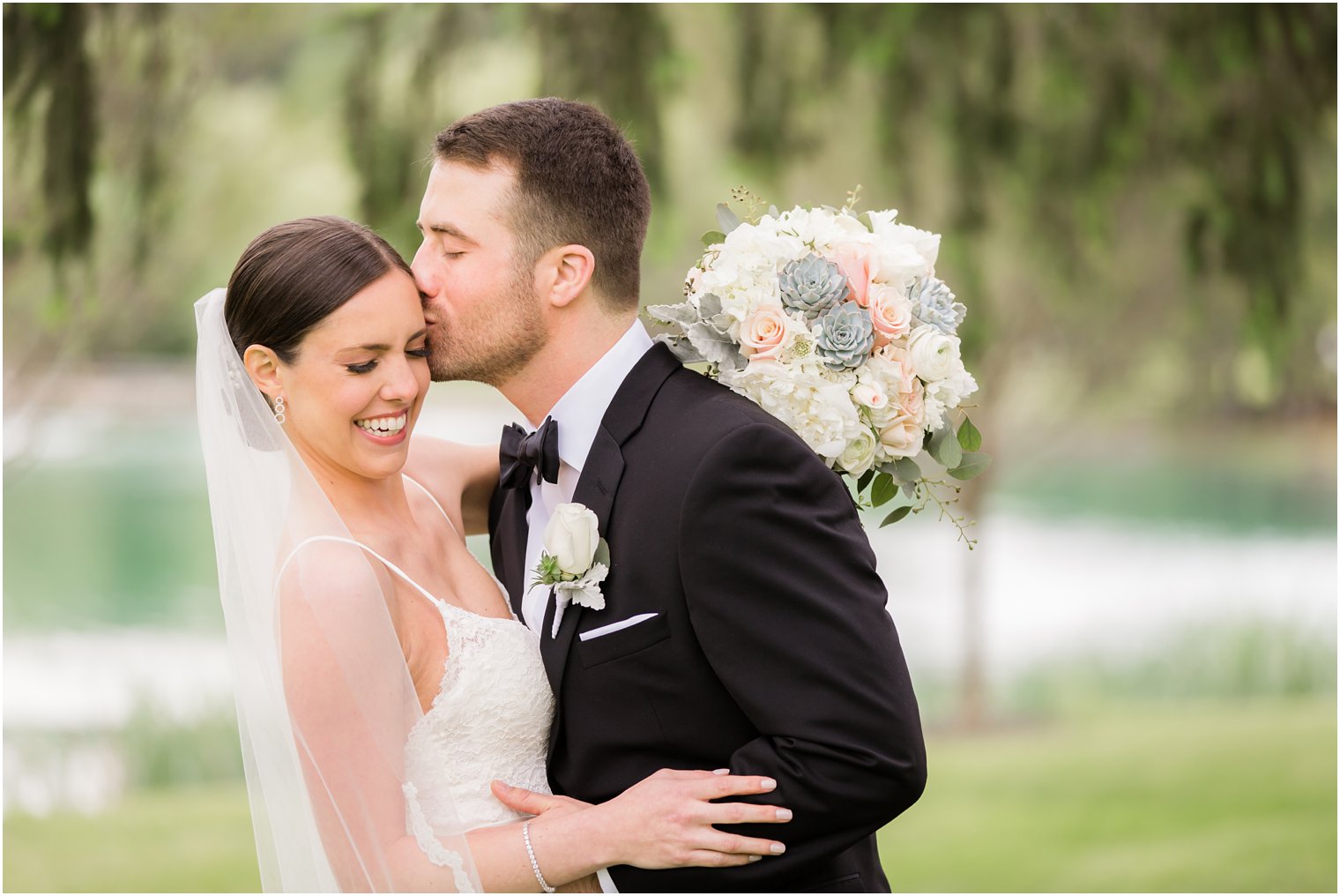 Bride and groom photo at Windows on the Water | Photos by Idalia Photography