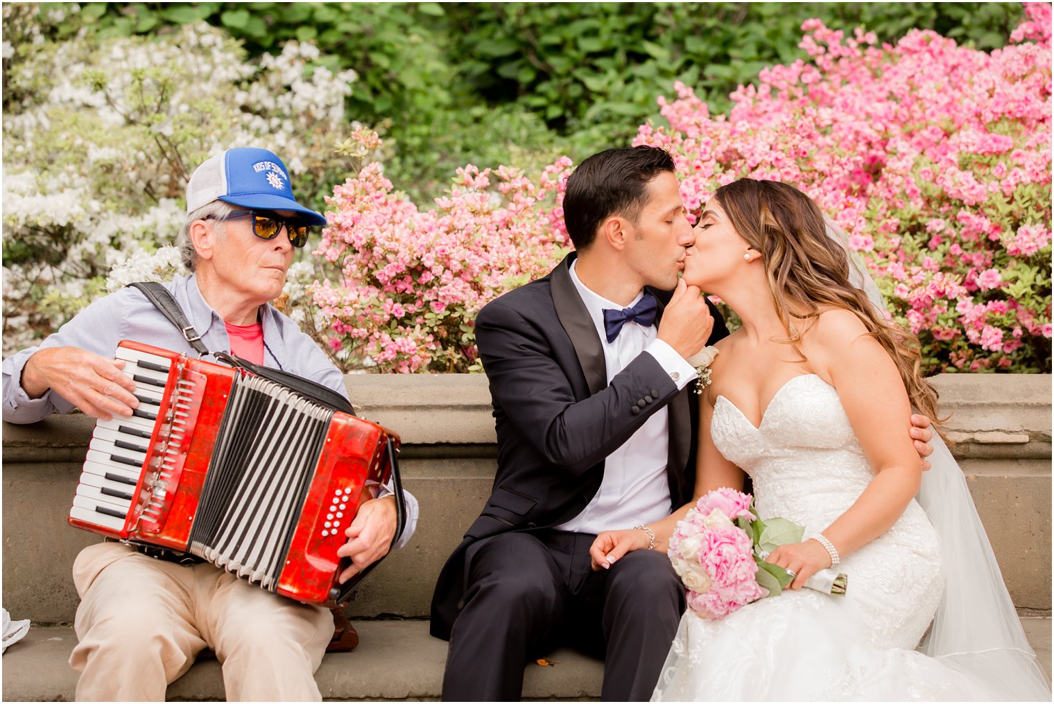 Romantic bride and groom photo in Central Park | Photo by Idalia Photography