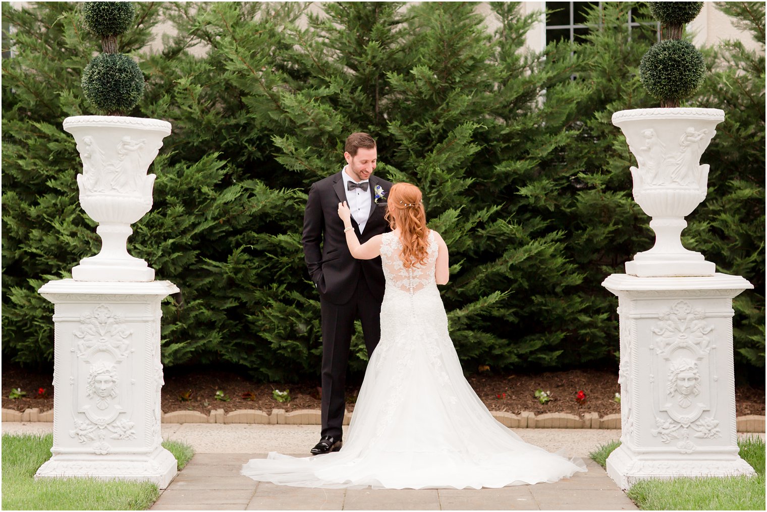 Classic and timeless wedding Photos at Wilshire Grand | Photos by Idalia Photography