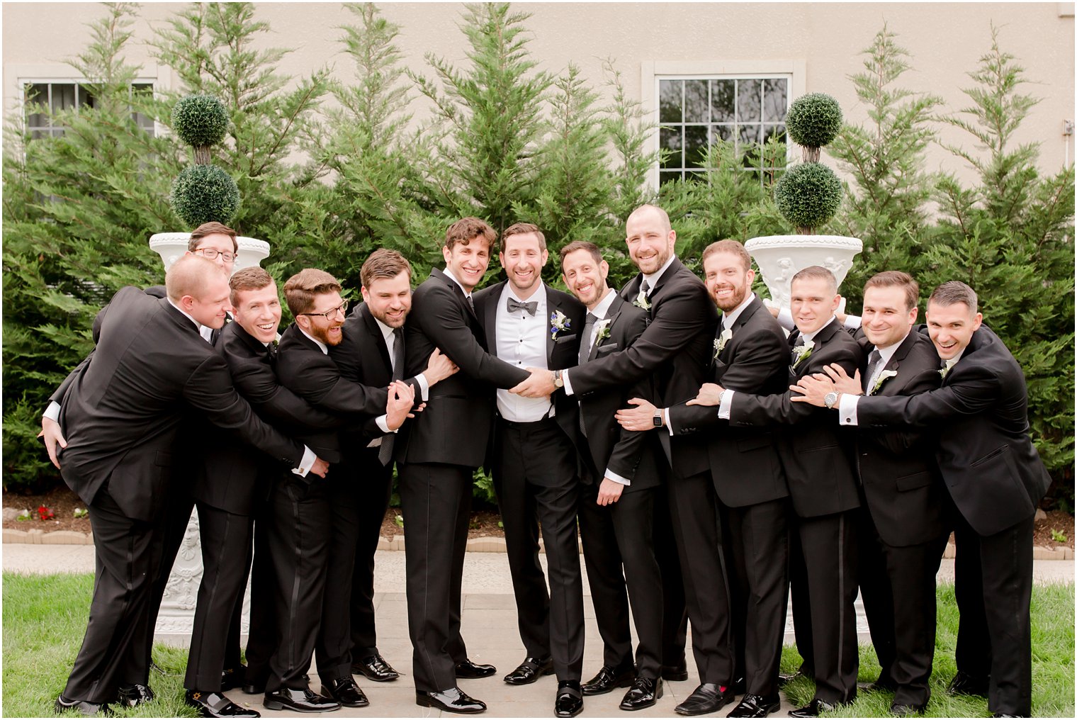 Funny Groomsman Photos at Wilshire Grand | Photos by Idalia Photography