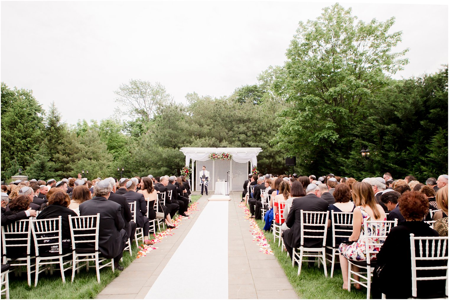 Outdoor Ceremony Photos at Wilshire Grand | Photos by Idalia Photography