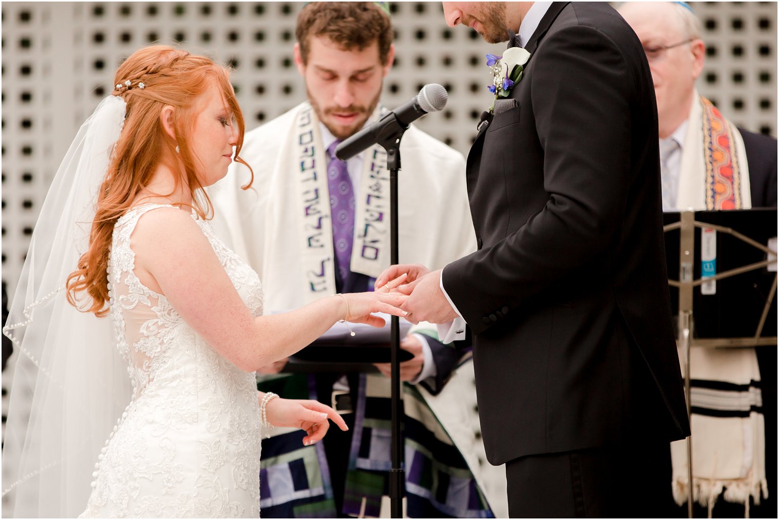 Outdoor Ceremony Photos at Wilshire Grand | Photos by Idalia Photography