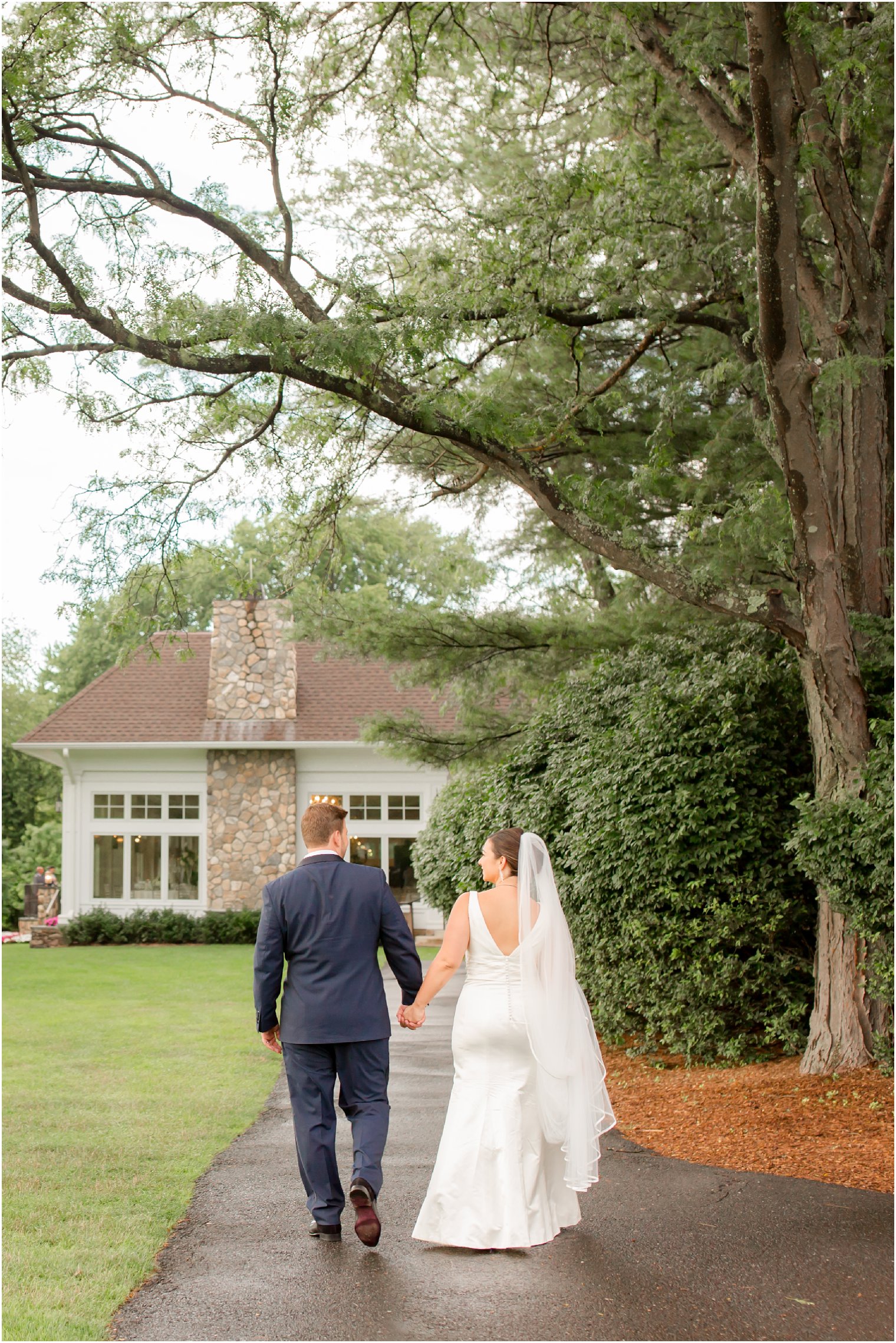 Rainy day wedding at Indian Trail Club