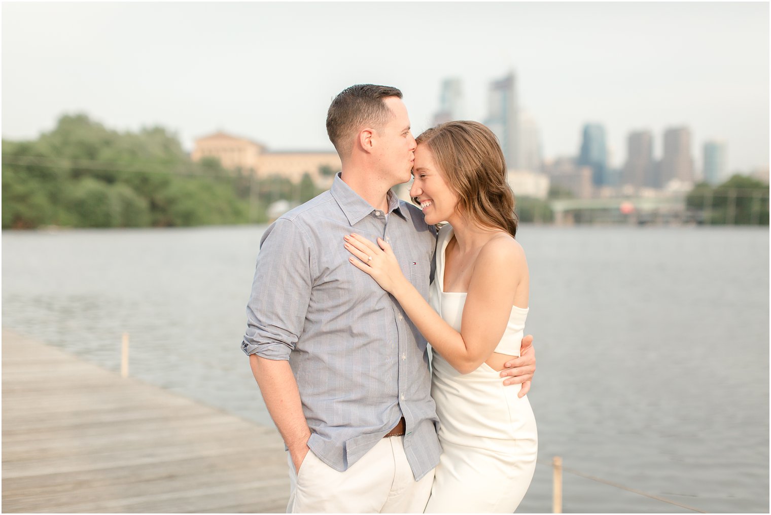 Philadelphia skyline engagement session