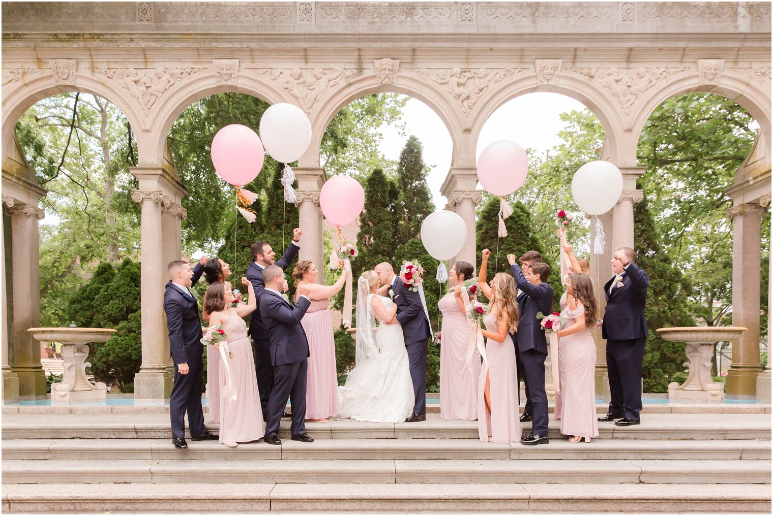 Bridal party photo with balloons