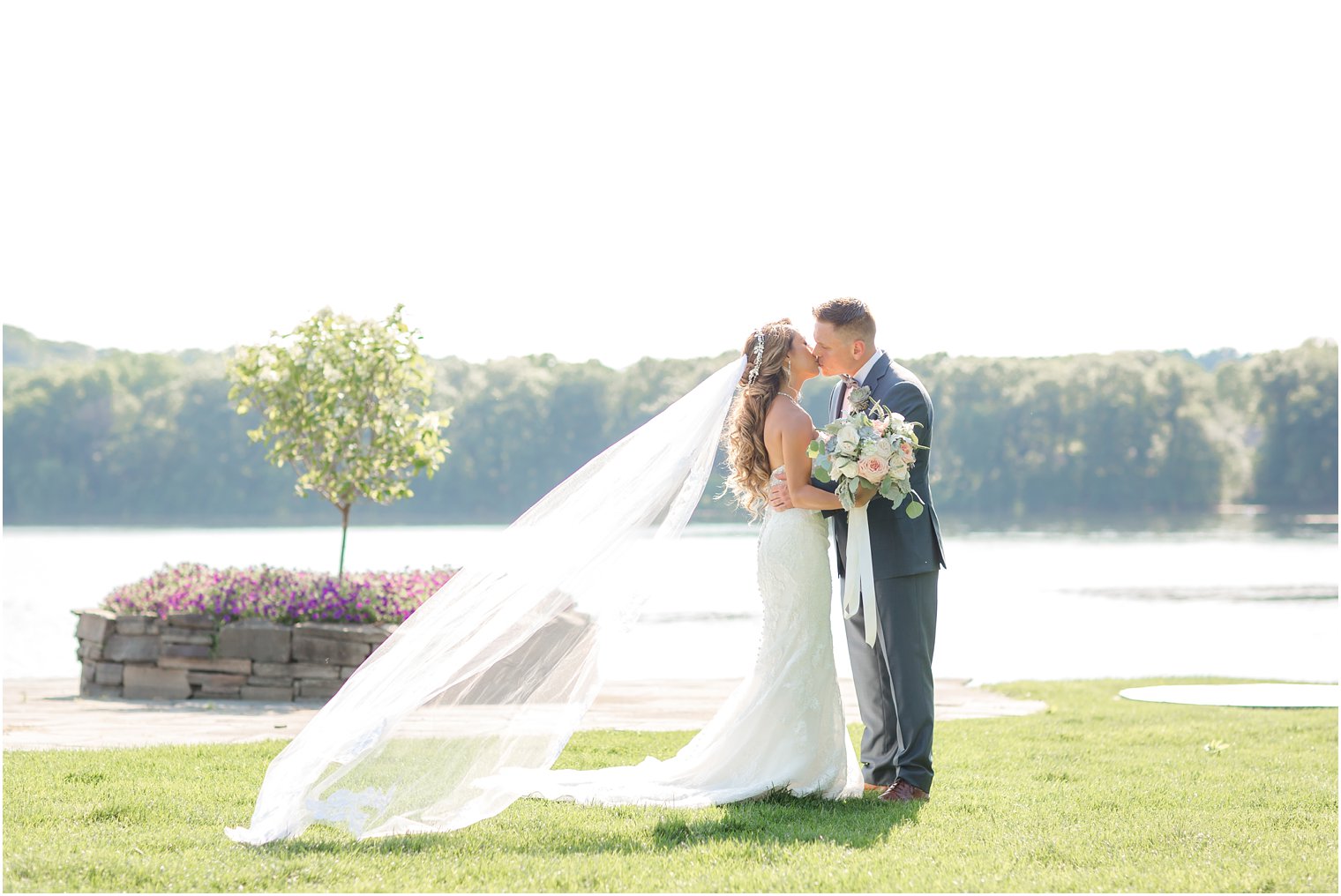 Summer wedding at Indian Trail Club | Idalia Photography