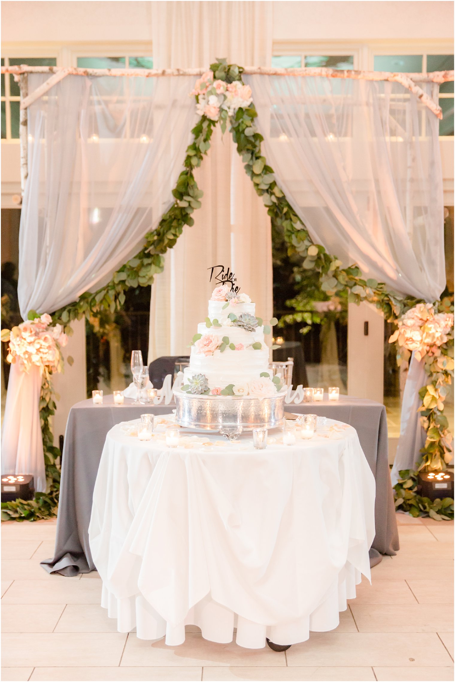 Wedding reception at Indian Trail Club | Idalia Photography