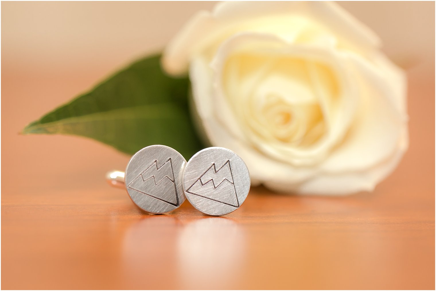 Westmount Country Club Wedding Photos | Cufflinks with mountains