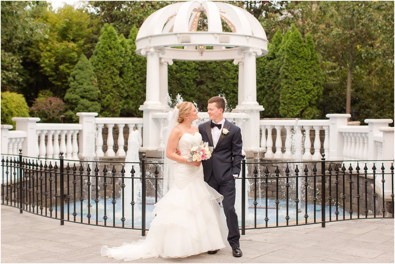 Westmount Country Club Wedding Photos | Bride and groom portraits