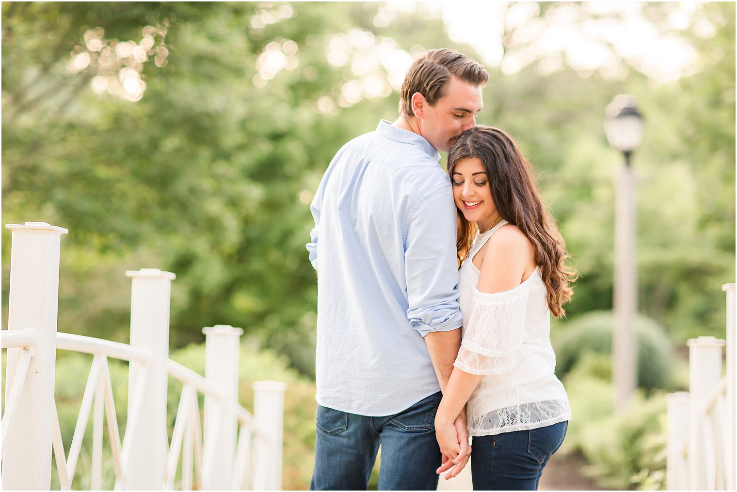 Engagement photo posing ideas