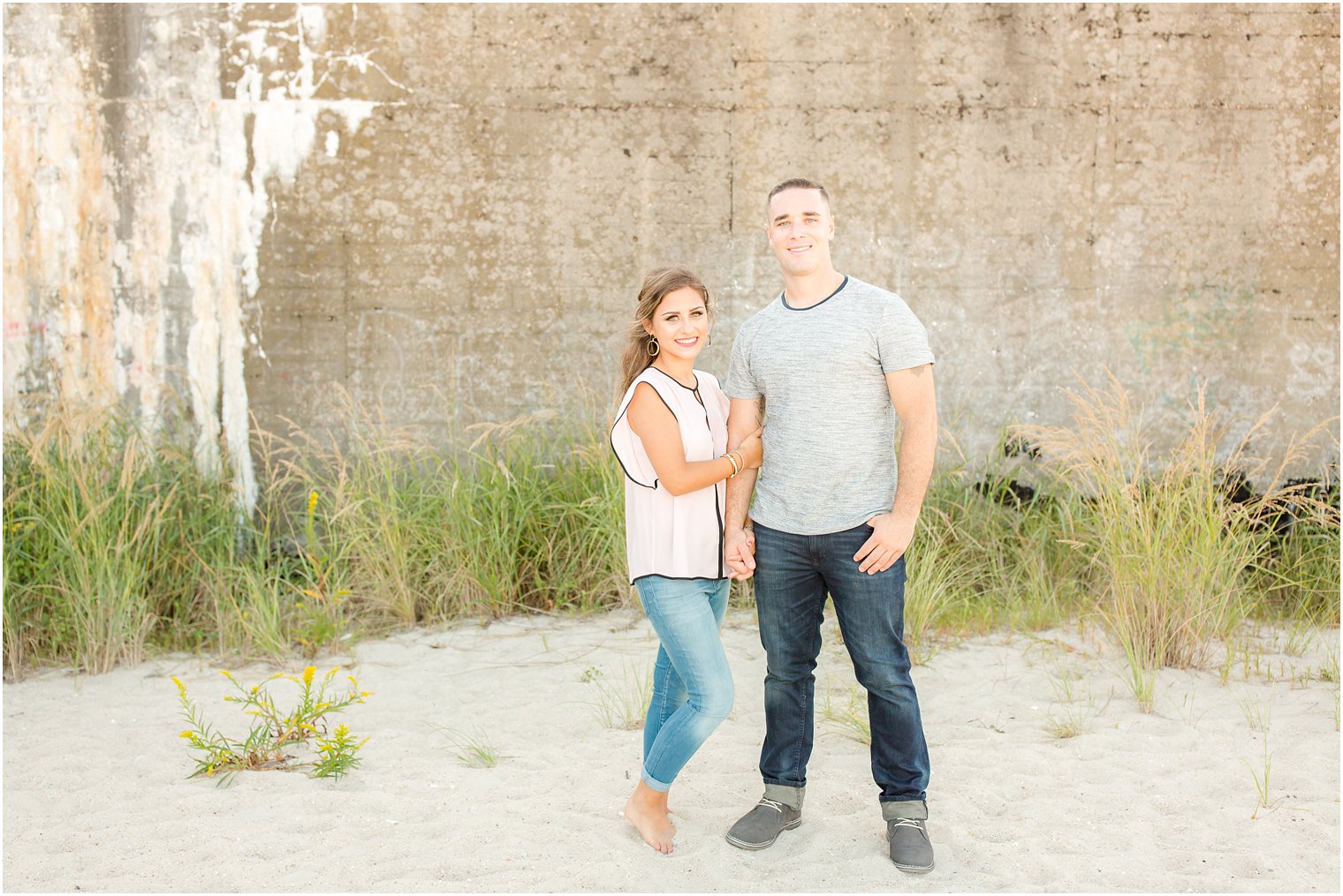 Trendy outfits for engagement session | Photos by Idalia Photography
