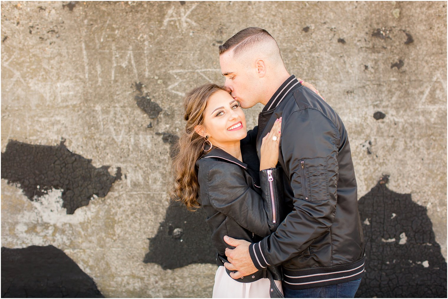 Engagement photos with black jackets | Photos by Idalia Photography