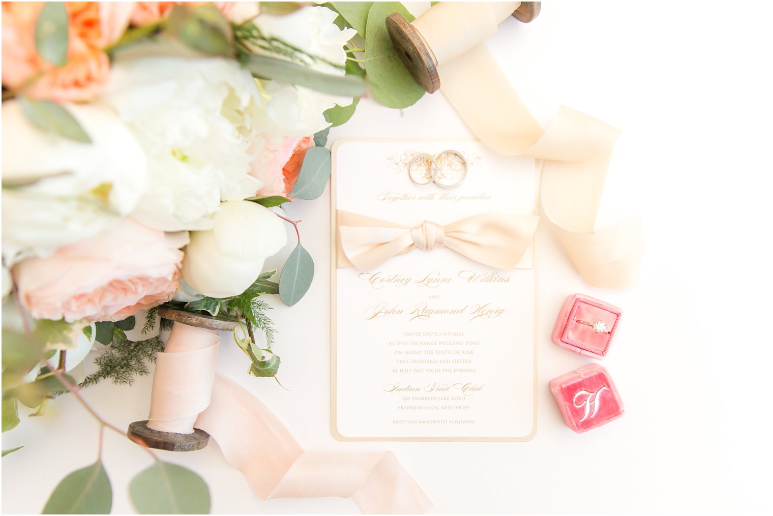Wedding invitation for classic blush wedding | Photos by Indian Trail Club Wedding Photographer Idalia Photography