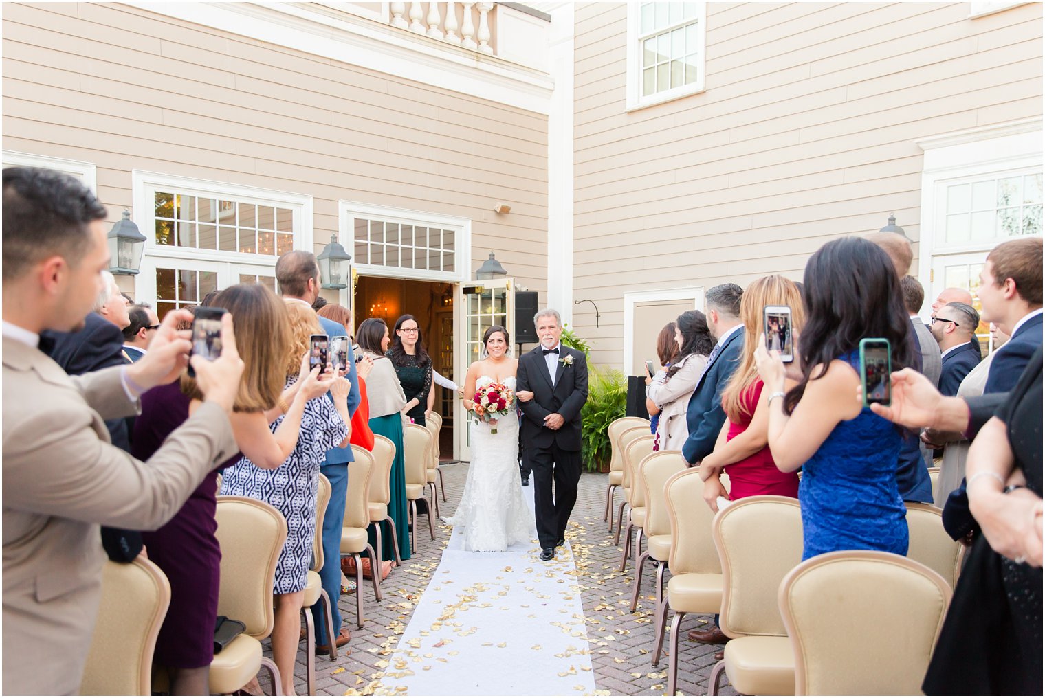 Outdoor wedding ceremony at Meadow Wood Manor | Photos by NJ Wedding Photographers Idalia Photography