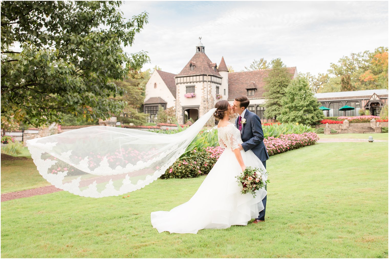 fall wedding at Pleasantdale Chateau