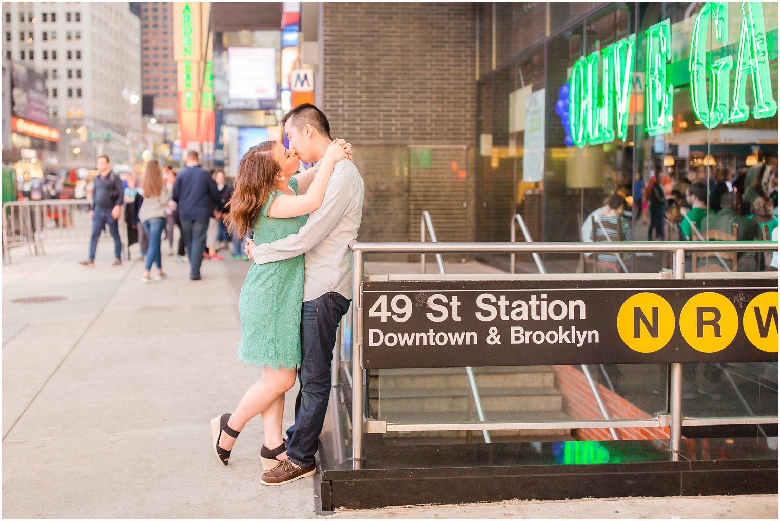 Engagement photo in NYC subway by Idalia Photography