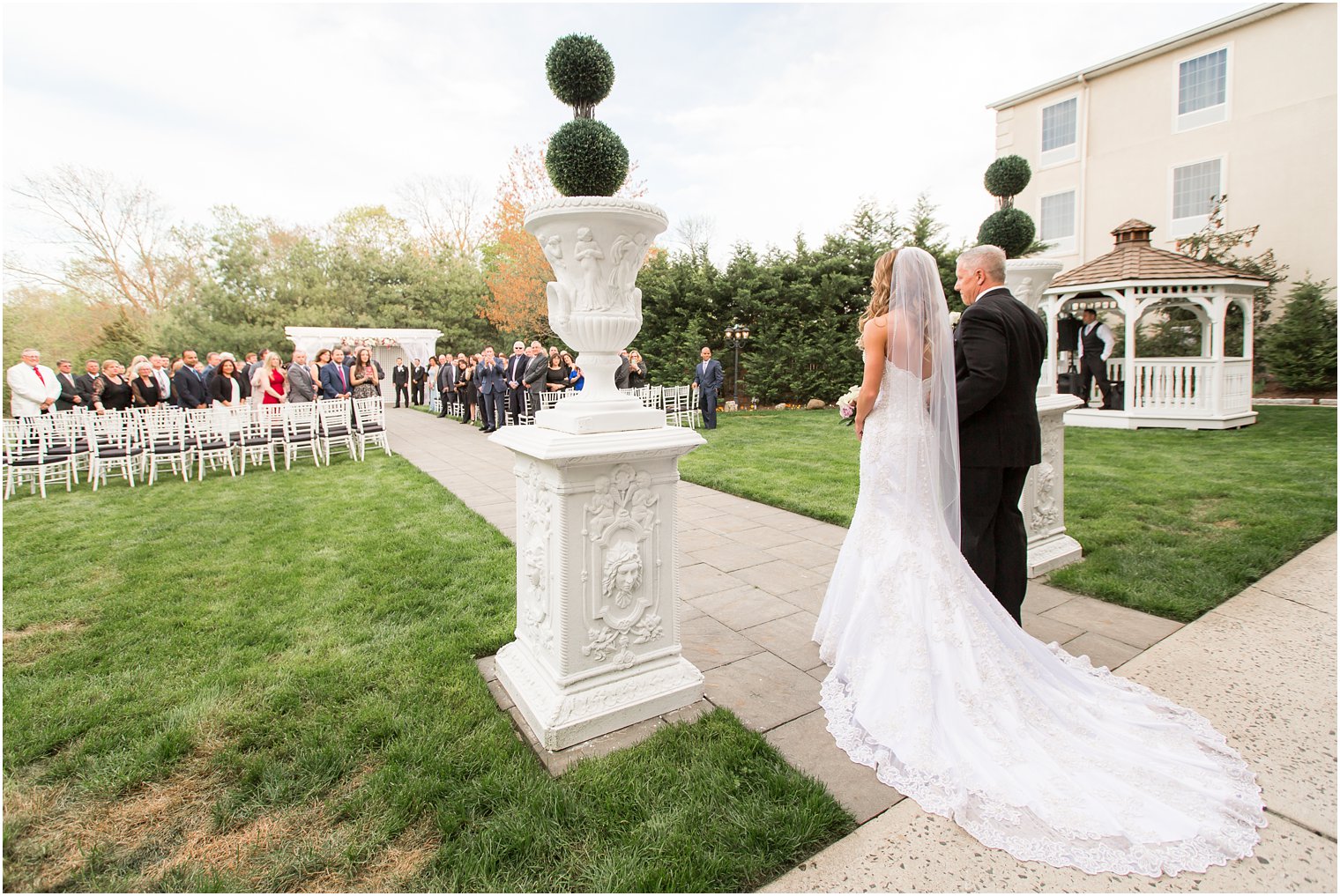 Outdoor ceremony | Wedding at Wilshire Grand in West Orange, NJ