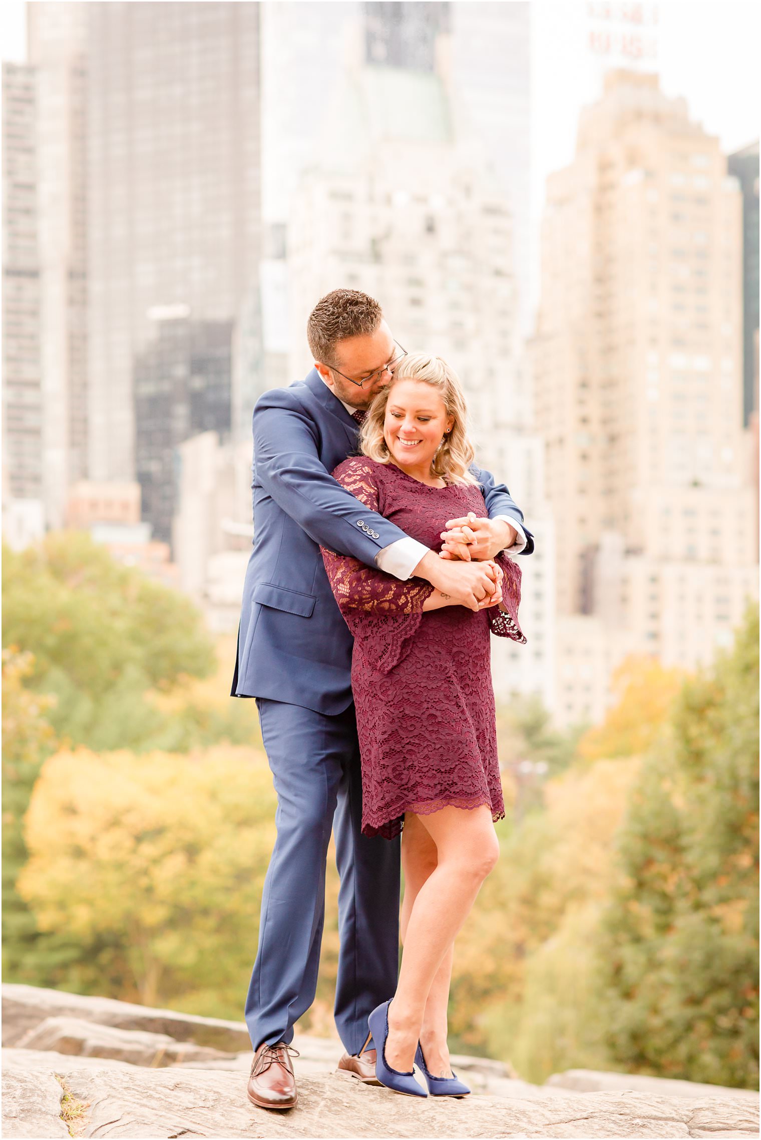 engagement photos with nyc skyline
