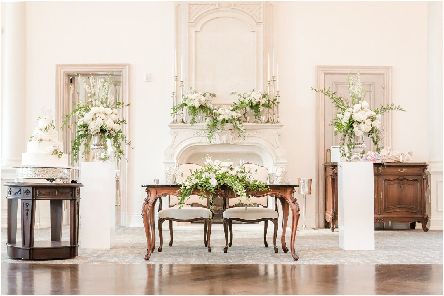 Sweetheart table at the Park Chateau