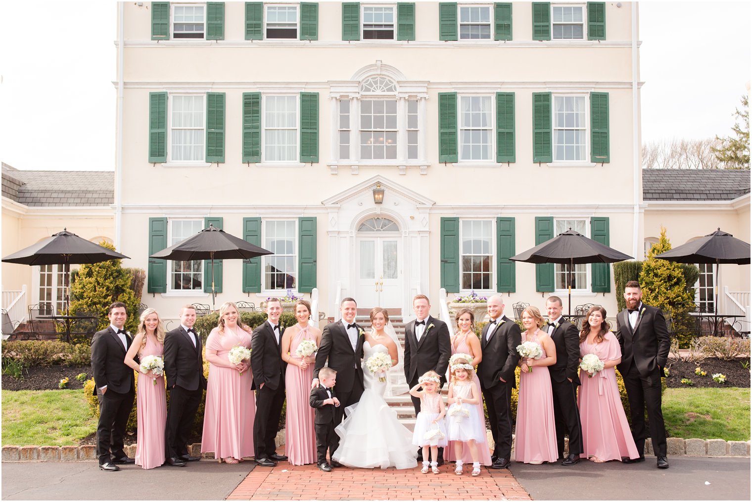 classic bridal party photo in front of Pen Ryn Estate